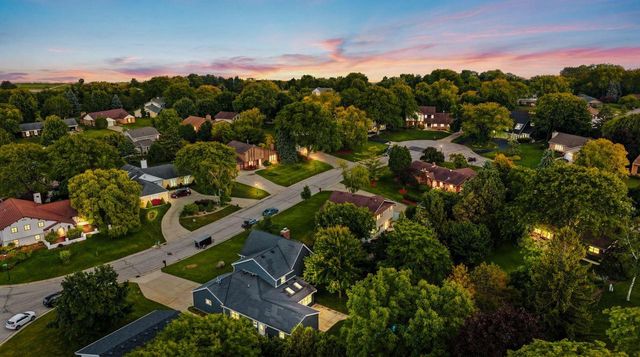 3971 S 118th STREET, Greenfield, WI 53228