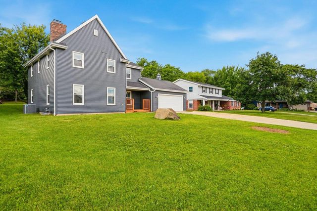 3971 S 118th STREET, Greenfield, WI 53228
