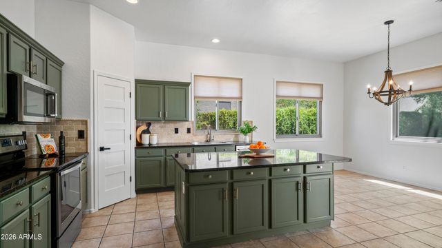 8723 E HILLVIEW Street, Mesa, AZ 85207
