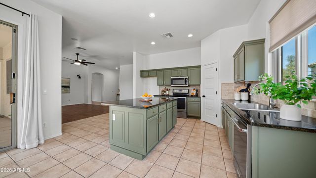 8723 E HILLVIEW Street, Mesa, AZ 85207