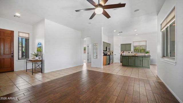 8723 E HILLVIEW Street, Mesa, AZ 85207