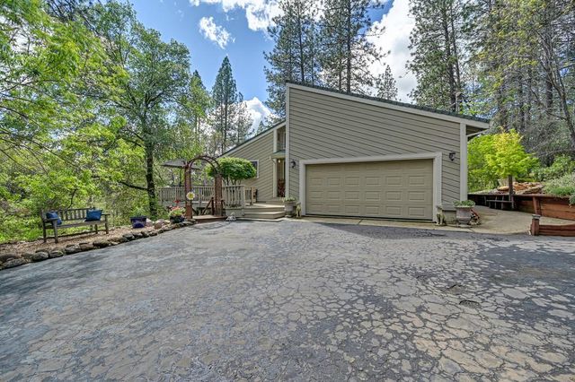 3971 Donner Trl, Placerville, CA 95667