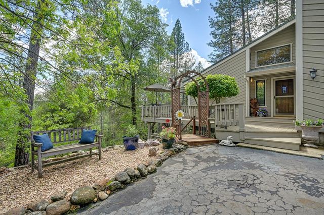 3971 Donner Trl, Placerville, CA 95667