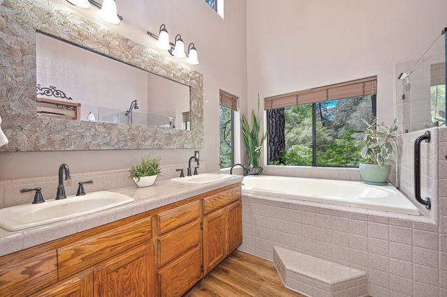 3971 Donner Trl, Placerville, CA 95667