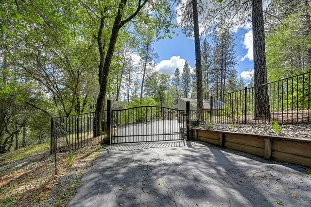 3971 Donner Trl, Placerville, CA 95667