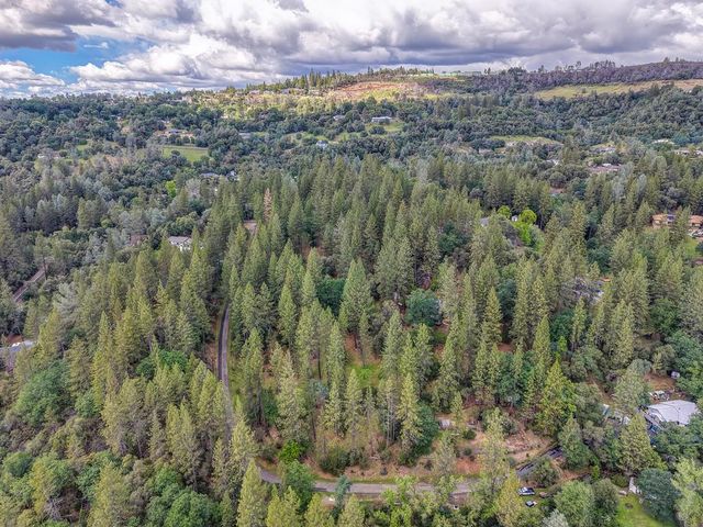 3971 Donner Trl, Placerville, CA 95667