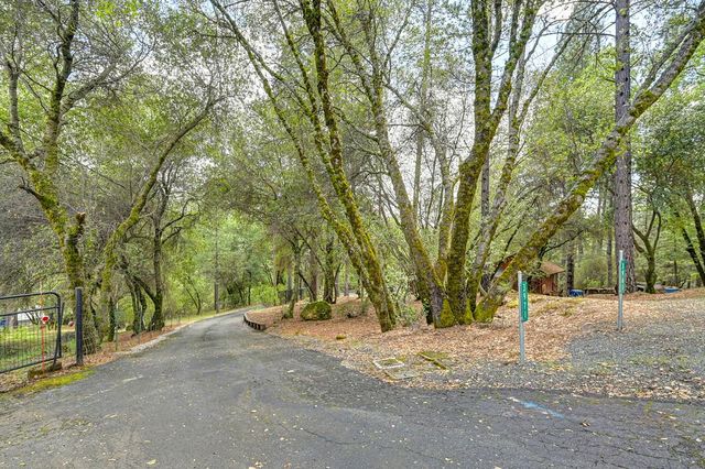 3971 Donner Trl, Placerville, CA 95667