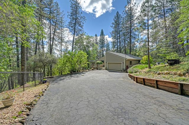3971 Donner Trl, Placerville, CA 95667