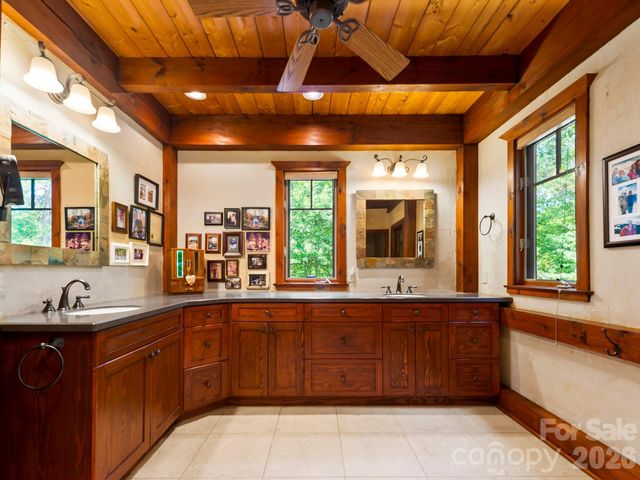 4 Landy Lane, Landrum, SC 29356