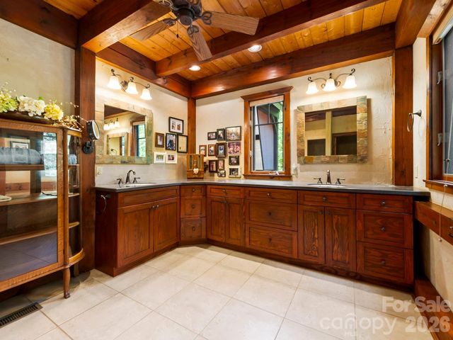 4 Landy Lane, Landrum, SC 29356