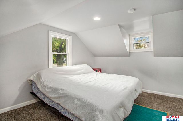 2107 S 35 Street, Omaha, NE 68105