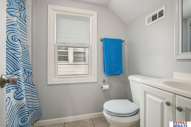 2107 S 35 Street, Omaha, NE 68105