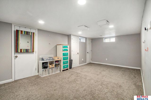 2107 S 35 Street, Omaha, NE 68105