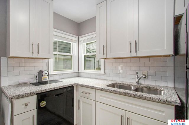 2107 S 35 Street, Omaha, NE 68105