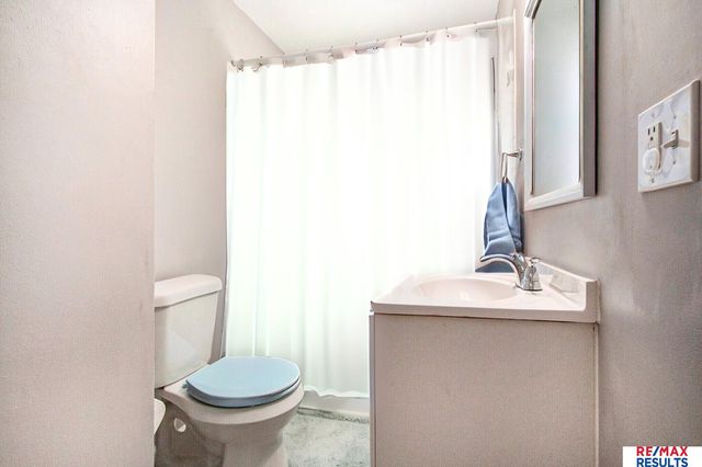 2107 S 35 Street, Omaha, NE 68105