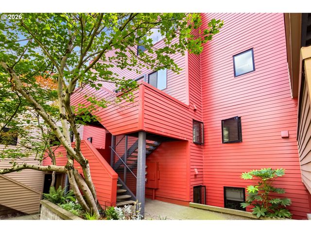 840 Nw NAITO Pkwy H-10, Portland, OR 97209