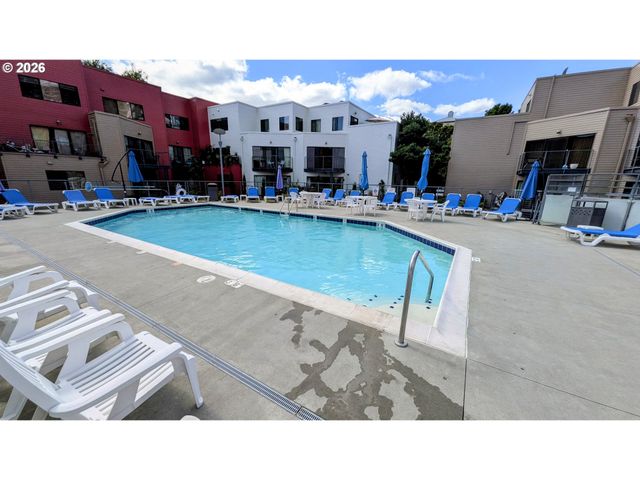 840 Nw NAITO Pkwy H-10, Portland, OR 97209