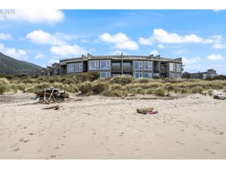 105 Nw 23RD Ave 208, Rockaway Beach, OR 97136