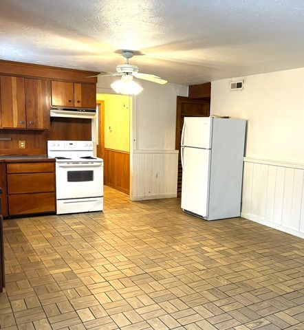 8890 US-131, S, Green Lake Twp, MI 49637