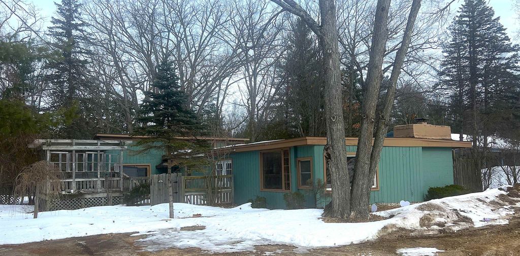 8890 US-131, S, Green Lake Twp, MI 49637