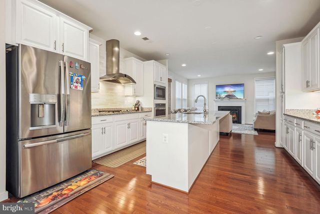 25495 WOODBINE FARM DR, Chantilly, VA 20152