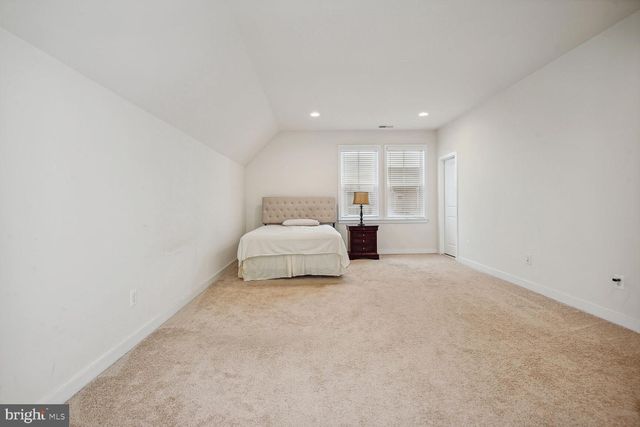 25495 WOODBINE FARM DR, Chantilly, VA 20152