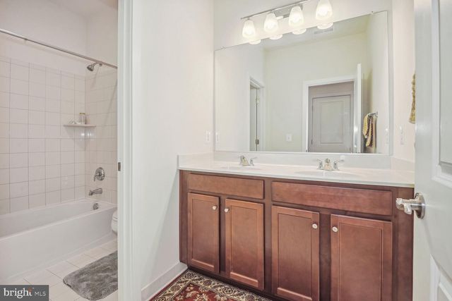 25495 WOODBINE FARM DR, Chantilly, VA 20152