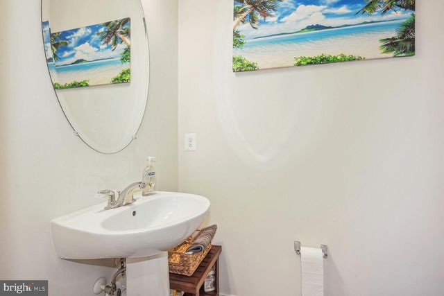 25495 WOODBINE FARM DR, Chantilly, VA 20152