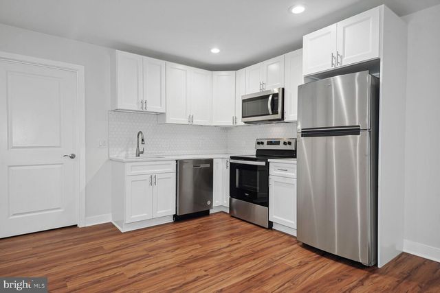 25495 WOODBINE FARM DR, Chantilly, VA 20152