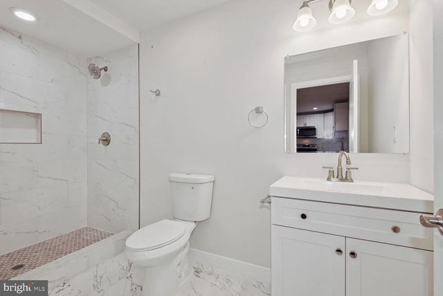 25495 WOODBINE FARM DR, Chantilly, VA 20152