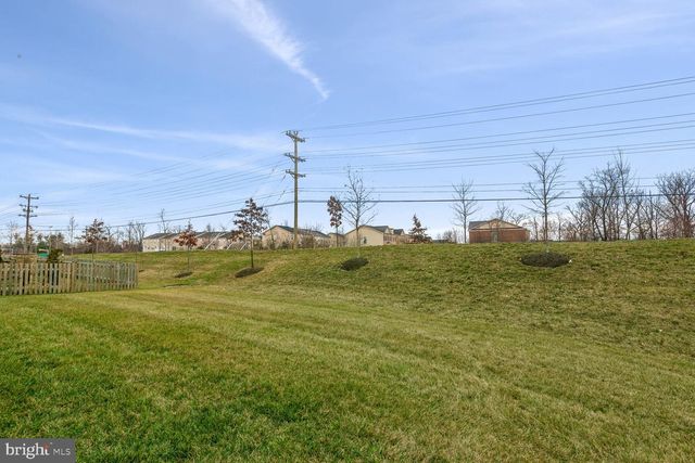 25495 WOODBINE FARM DR, Chantilly, VA 20152