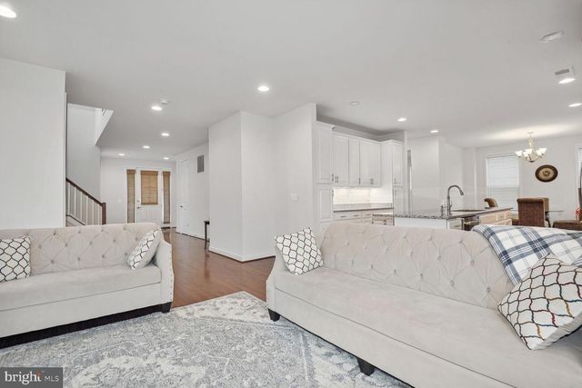 25495 WOODBINE FARM DR, Chantilly, VA 20152