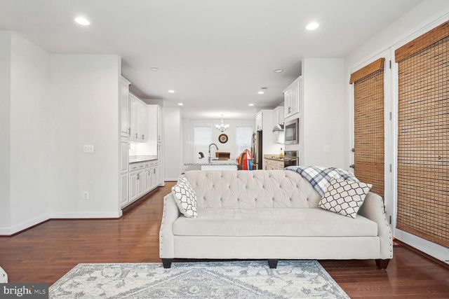 25495 WOODBINE FARM DR, Chantilly, VA 20152