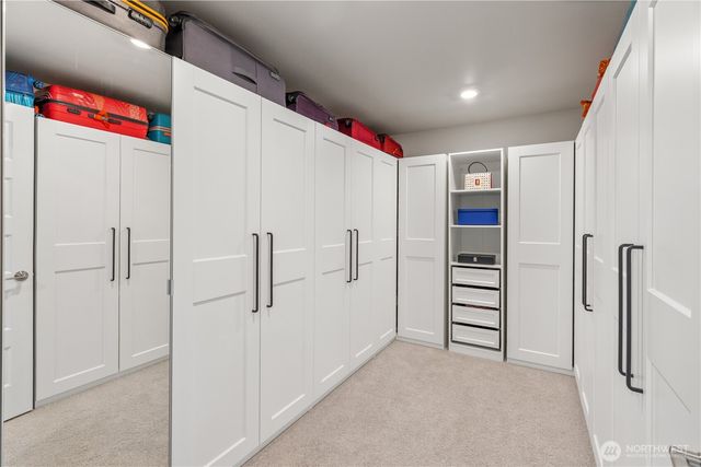 17621 Crossing Drive E, Puyallup, WA 98374