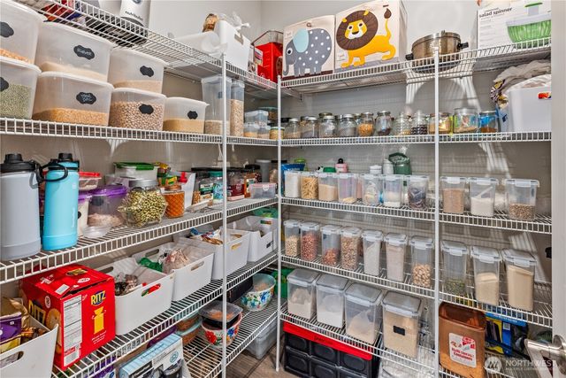 17621 Crossing Drive E, Puyallup, WA 98374