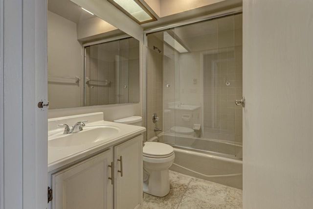 546 W SMITH AVENUE, Oshkosh, WI 54901