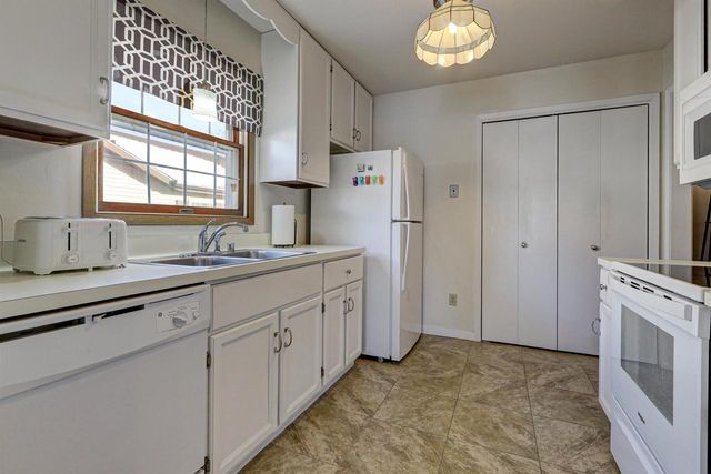 546 W SMITH AVENUE, Oshkosh, WI 54901