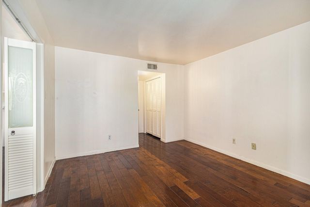 3045 Walnut Bend Lane 33, Houston, TX 77042