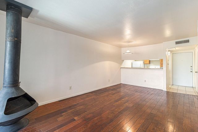 3045 Walnut Bend Lane 33, Houston, TX 77042