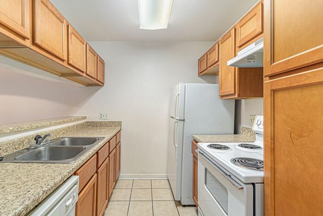 3045 Walnut Bend Lane 33, Houston, TX 77042