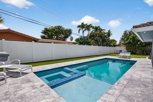 2732 NE 35th Drive, Fort Lauderdale, FL 33308