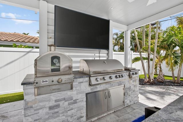 2732 NE 35th Drive, Fort Lauderdale, FL 33308