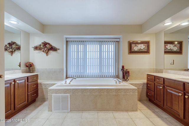 13 Sugar Loaf Hill, Millstone, NJ 08510