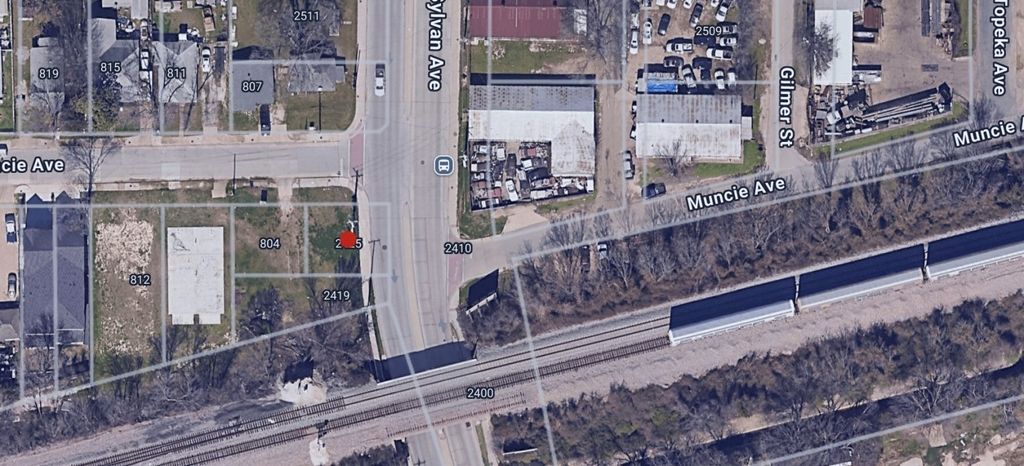 2425 Sylvan Avenue, Dallas, TX 75212