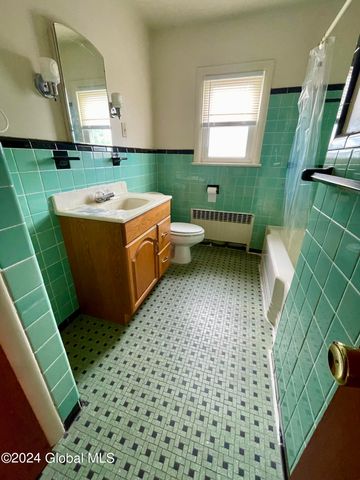 948 Washington Avenue, Albany, NY 12203