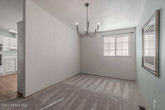 8509 N Sunny LN, Hayden, ID 83835