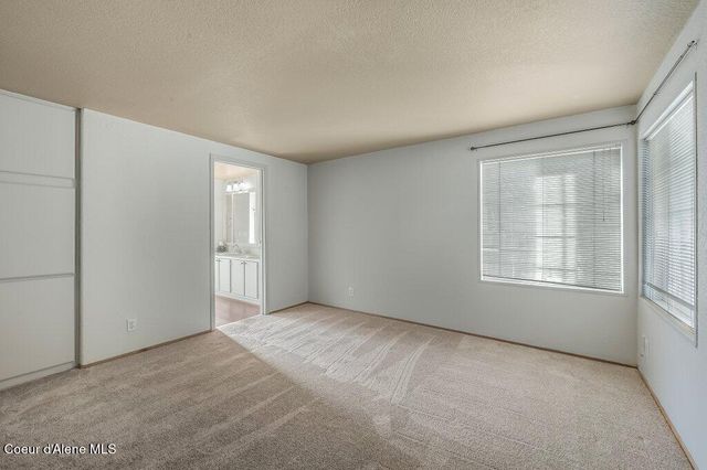 8509 N Sunny LN, Hayden, ID 83835