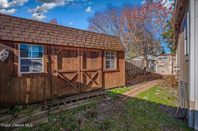 8509 N Sunny LN, Hayden, ID 83835