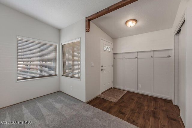 8509 N Sunny LN, Hayden, ID 83835