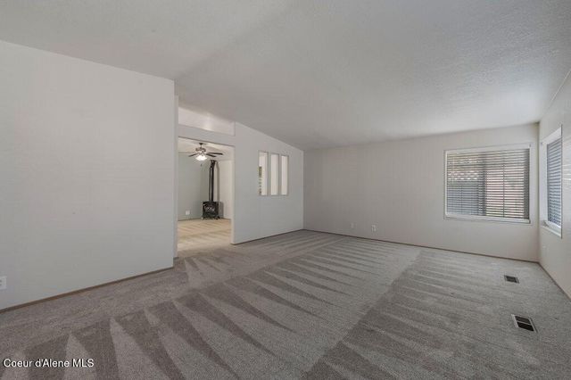 8509 N Sunny LN, Hayden, ID 83835